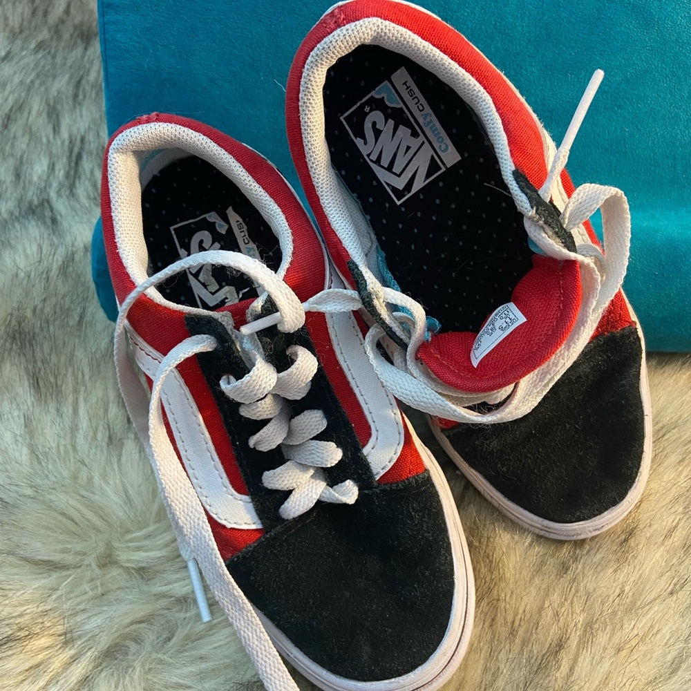 Vans shoes. - Picture 5 of 6